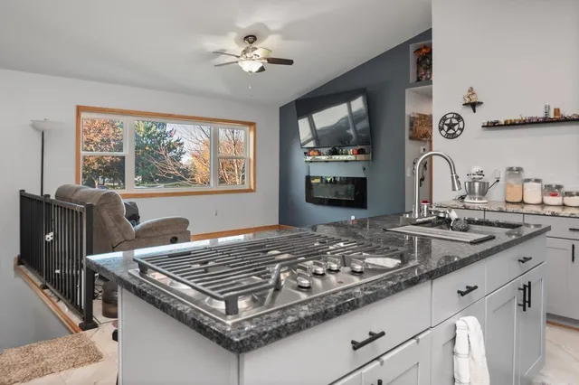 $338,900 | 125 Hillside Lane, Shawano, WI 54166