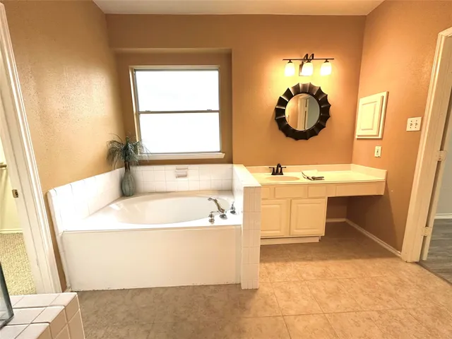 $470,000 | 3911 Clarestone Drive, Pearland, TX 77584