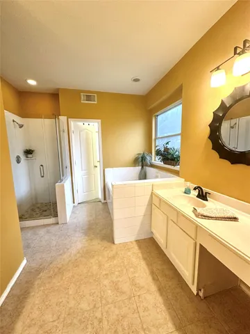 $470,000 | 3911 Clarestone Drive, Pearland, TX 77584