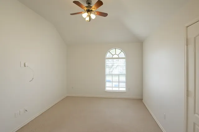 $470,000 | 3911 Clarestone Drive, Pearland, TX 77584