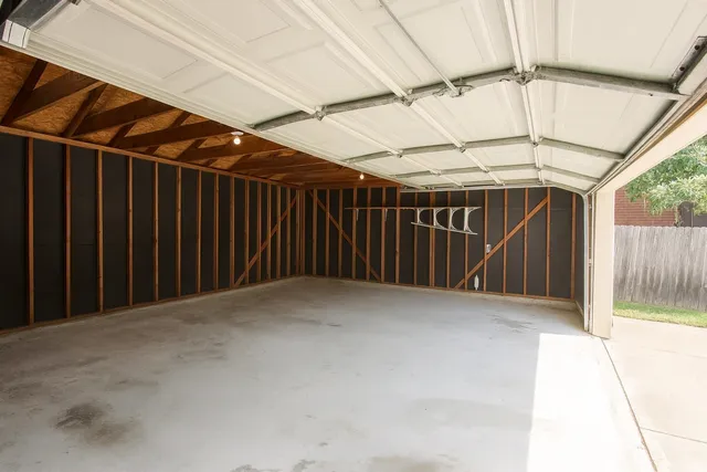 $470,000 | 3911 Clarestone Drive, Pearland, TX 77584