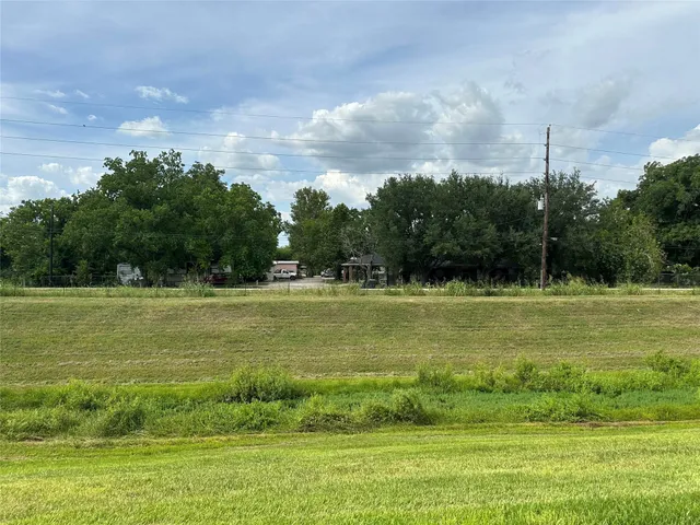 $470,000 | 3911 Clarestone Drive, Pearland, TX 77584