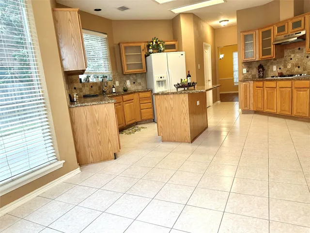 $470,000 | 3911 Clarestone Drive, Pearland, TX 77584