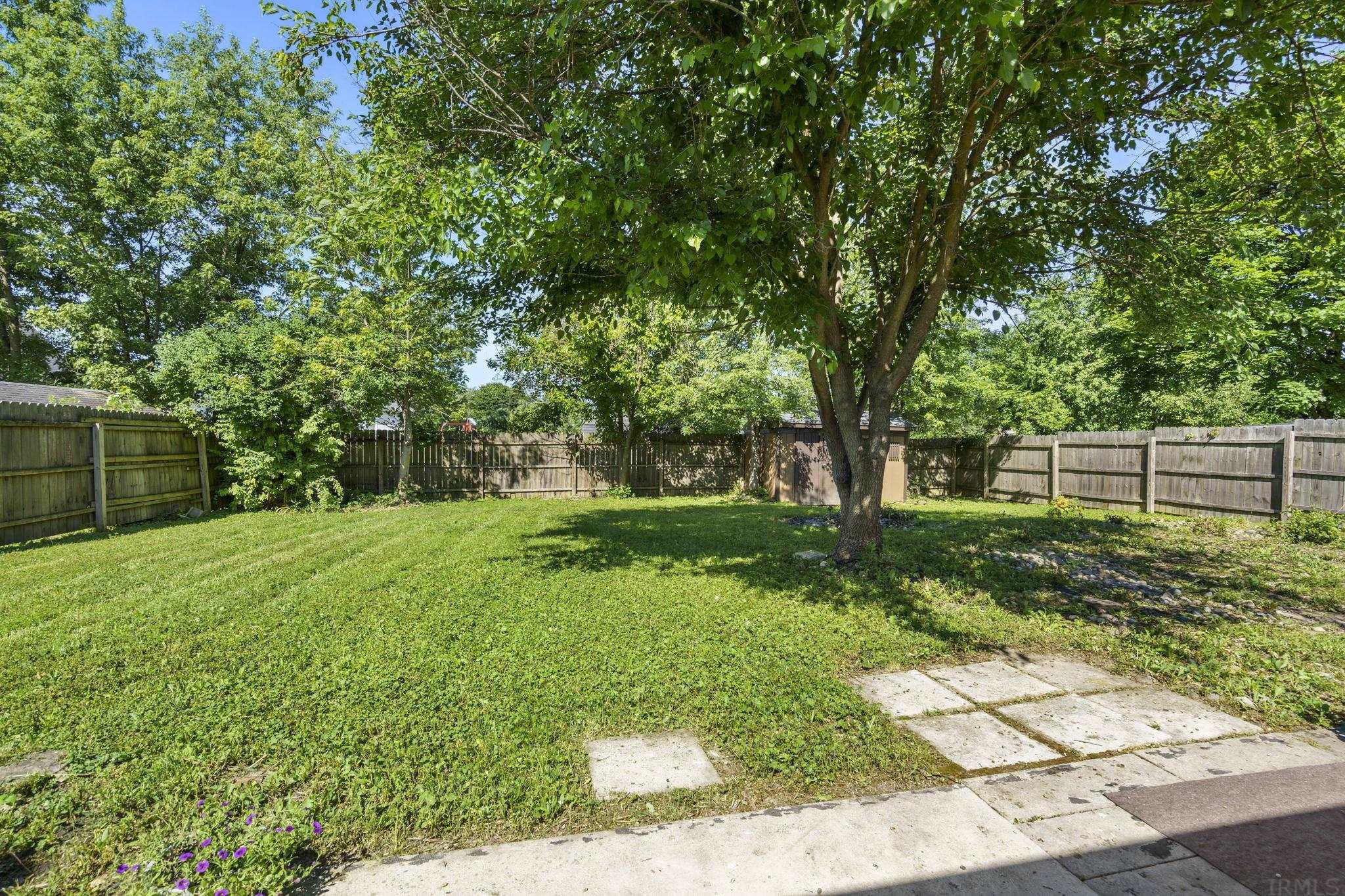9224 Mariners Ridge Drive Fort Wayne, IN 46819 - Photo 4 of 26