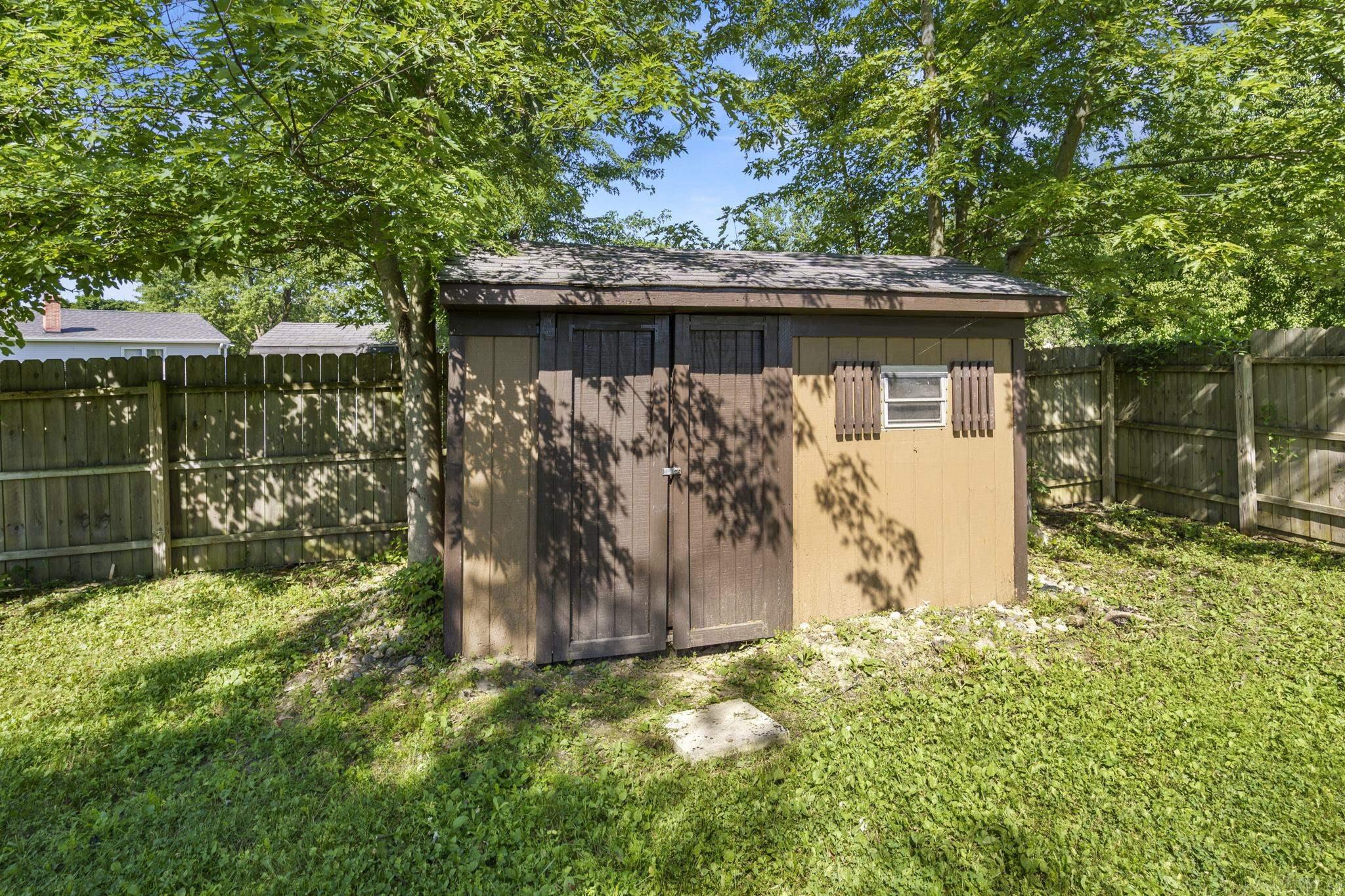9224 Mariners Ridge Drive Fort Wayne, IN 46819 - Photo 5 of 26