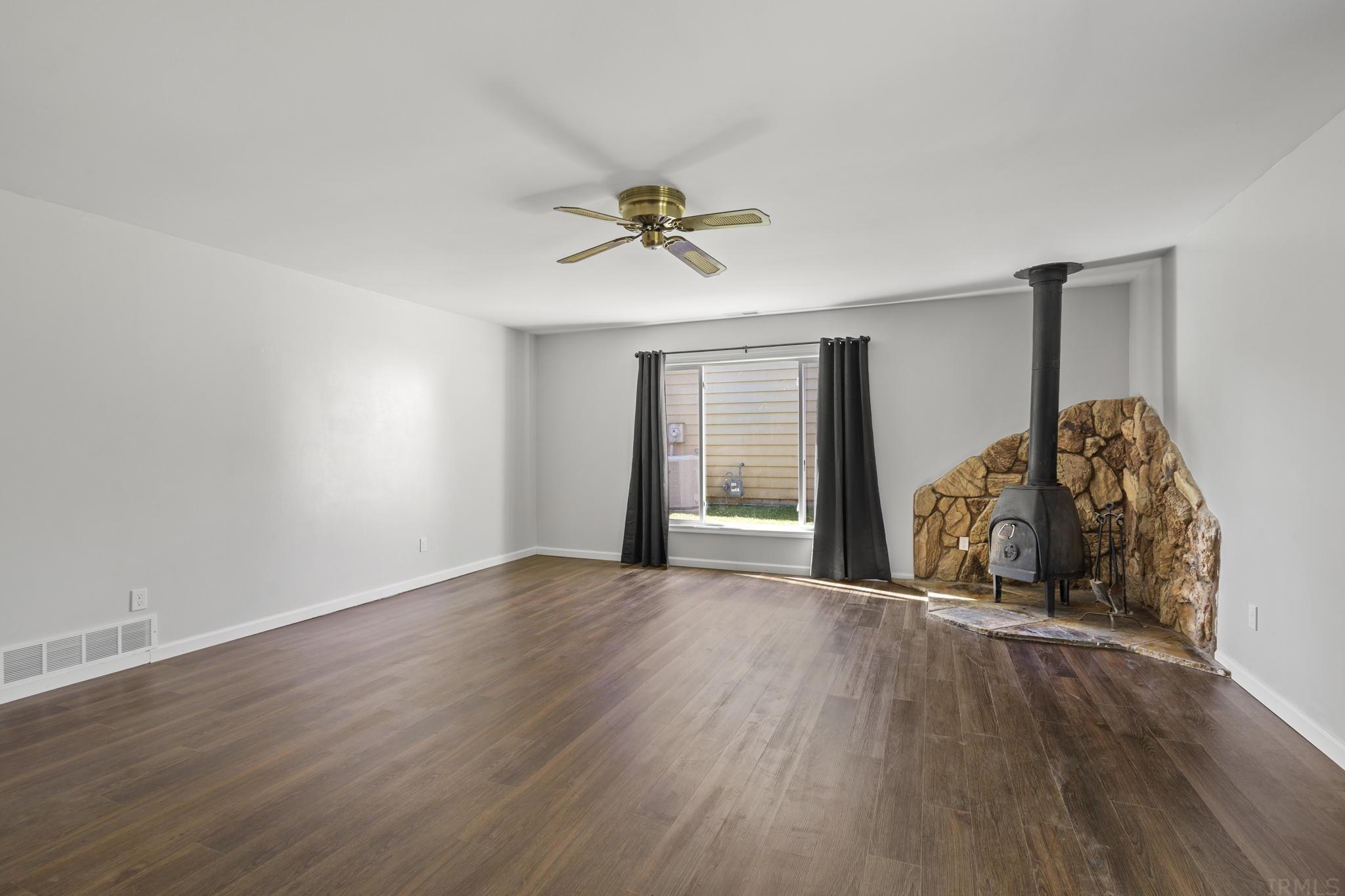 9224 Mariners Ridge Drive Fort Wayne, IN 46819 - Photo 9 of 26