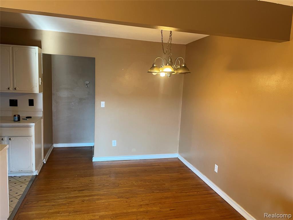230 Five Mile Road Road Redford, MI 48239 - Photo 6 of 9