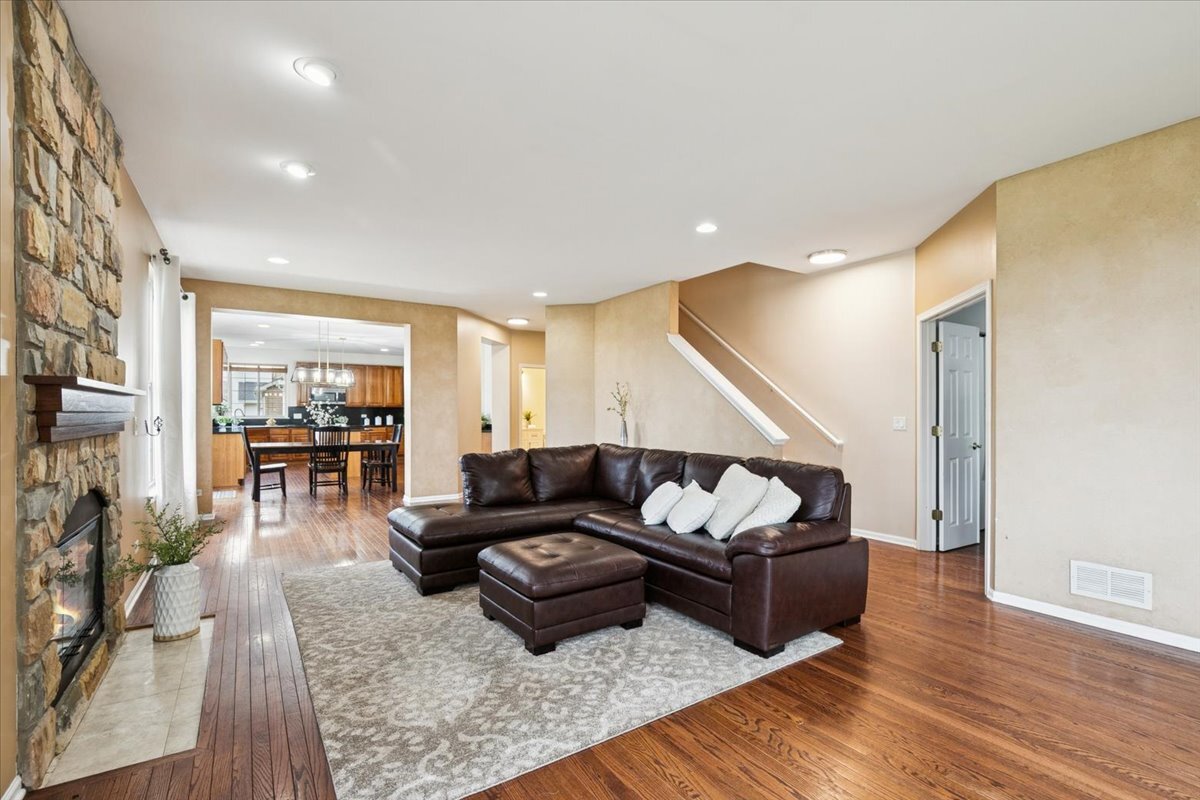 1816 Prairie Ridge Circle Lindenhurst, IL 60046 - Photo 12 of 43