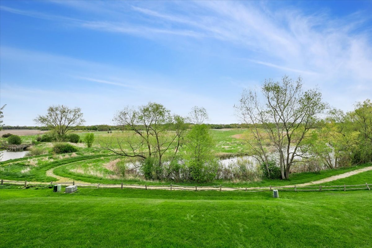 1816 Prairie Ridge Circle Lindenhurst, IL 60046 - Photo 2 of 43