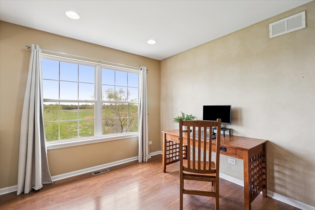 1816 Prairie Ridge Circle Lindenhurst, IL 60046 - Photo 24 of 43