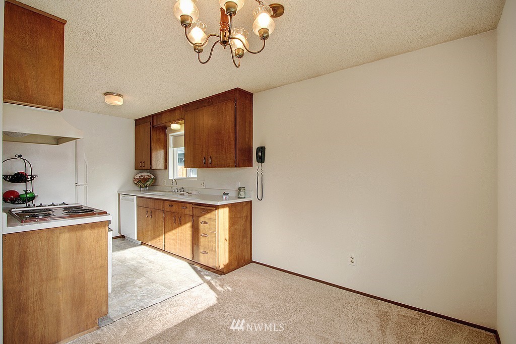 4300 Northeast 10th Place Renton, WA 98059 - Photo 4 of 8 Gallery Image 4