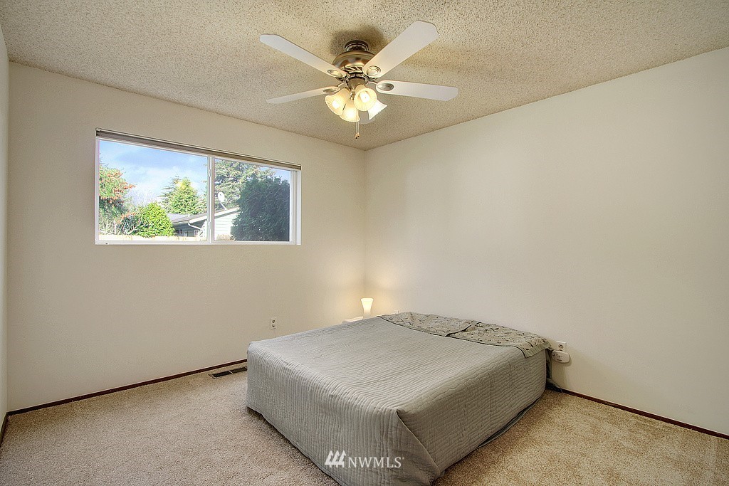 4300 Northeast 10th Place Renton, WA 98059 - Photo 6 of 8 Gallery Image 6