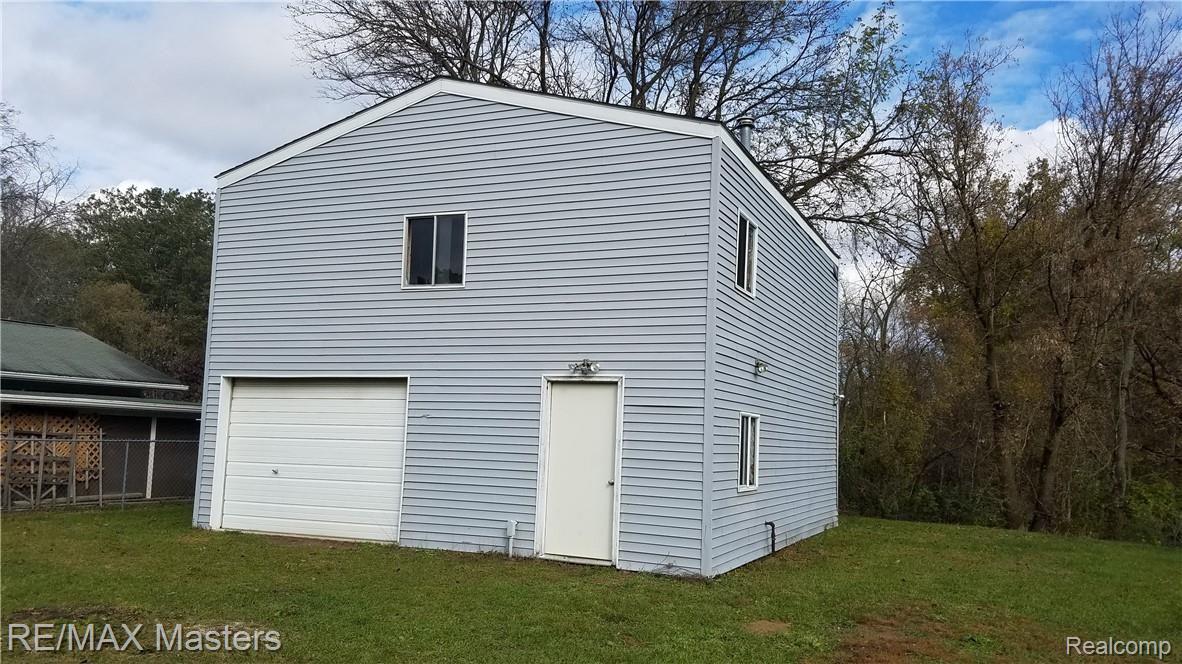 19031 Savage Road Belleville, MI 48111 - Photo 20 of 25 20181029_131821.jpg