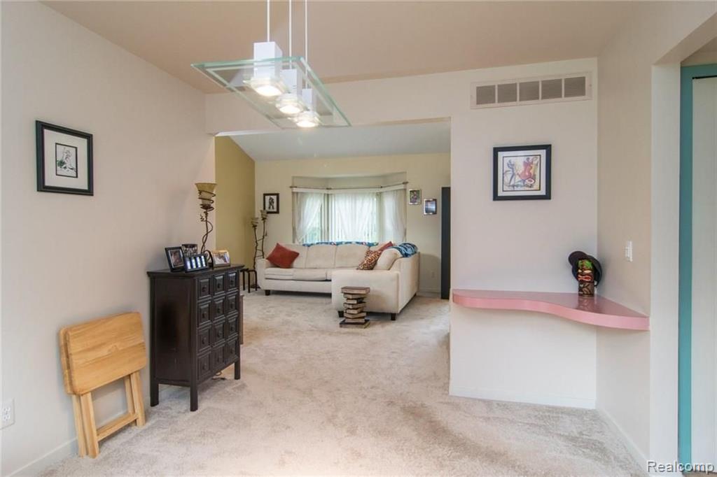 42571 Wimbleton Way Novi, MI 48377 - Photo 9 of 52
