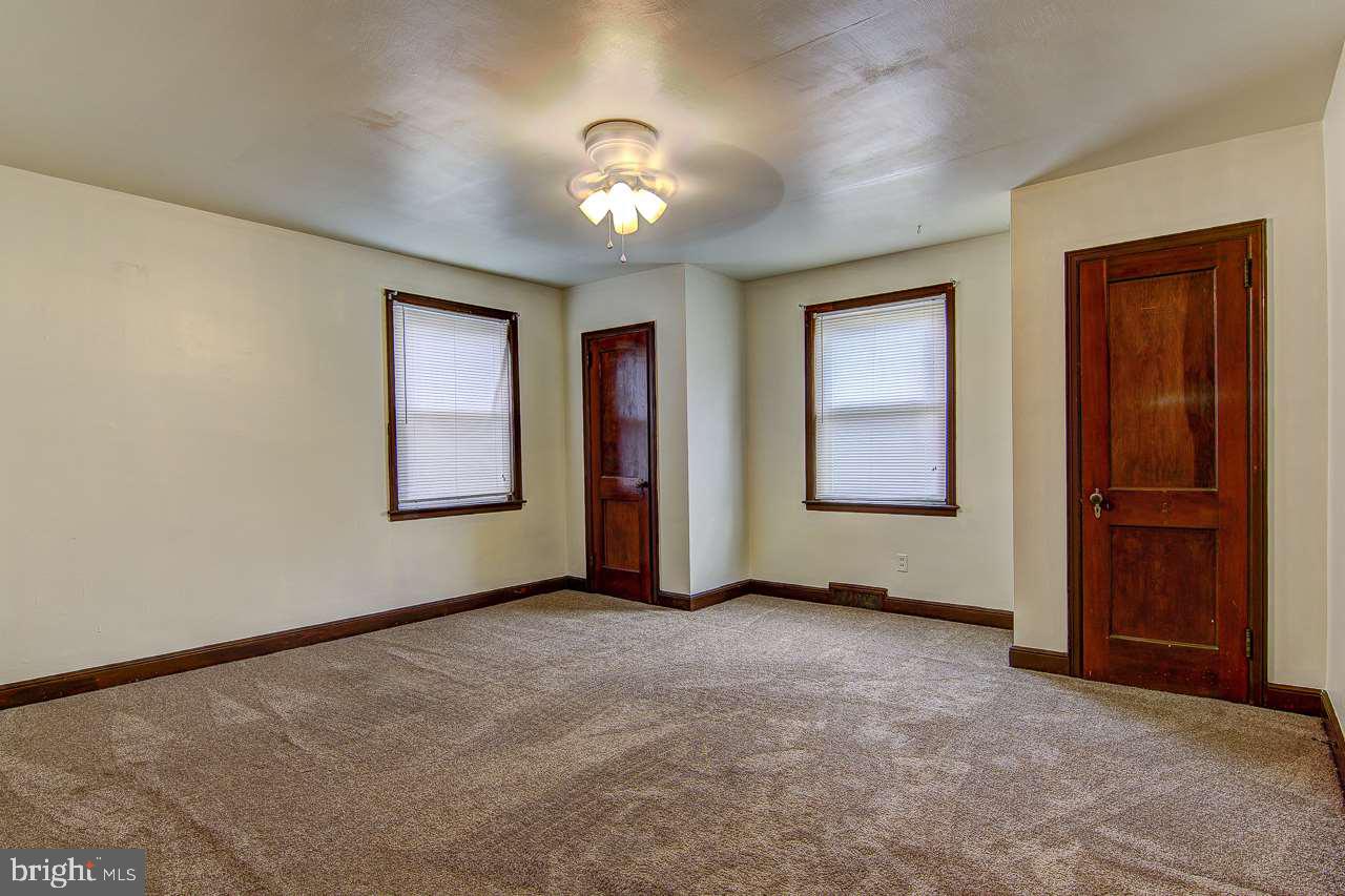 2279 Sunset Lane York, PA 17408 - Photo 9 of 30