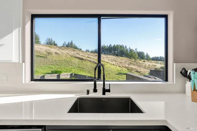 $1,725,000 | 36840 Greencroft Close, The Sea Ranch, CA 95497