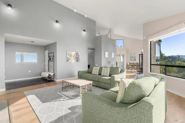 $1,725,000 | 36840 Greencroft Close, The Sea Ranch, CA 95497