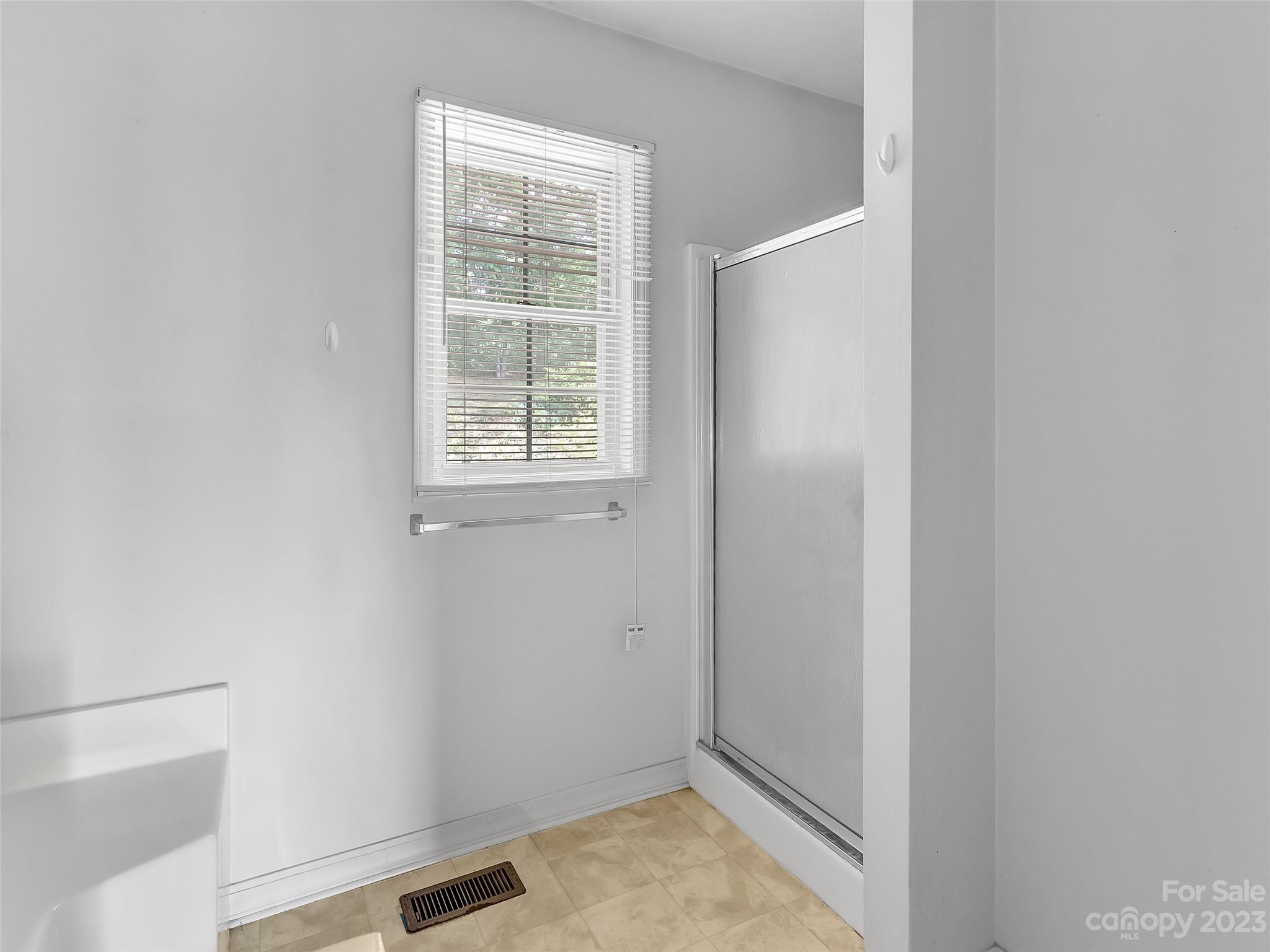 799 Nellie John Drive Clyde, NC 28721 - Photo 30 of 38 a view of room with window