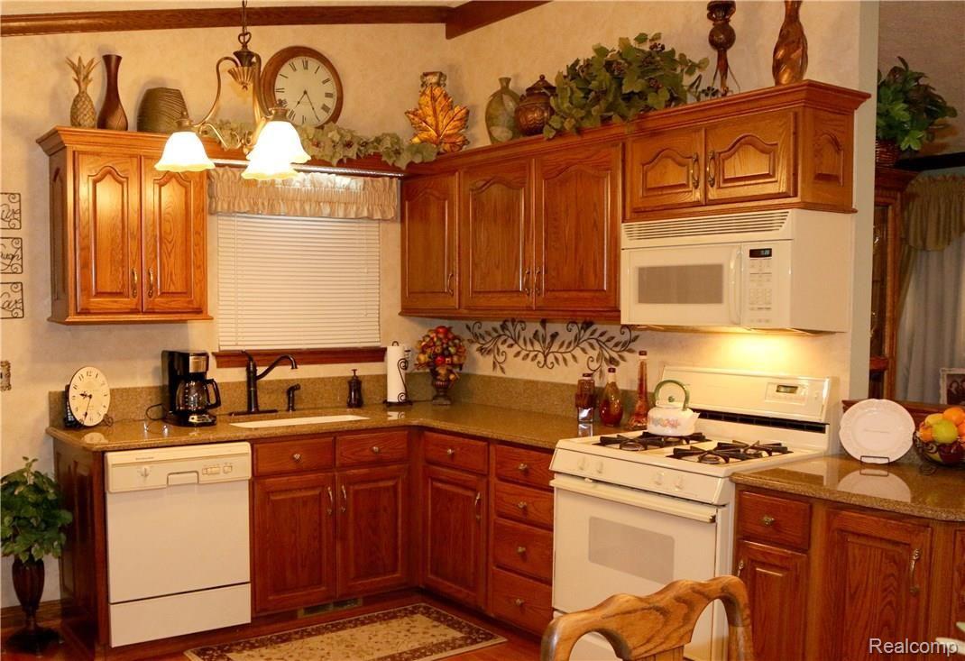 1606 Rustic Ridge Road Canton, MI 48188 - Photo 17 of 43 017 KITCHEN.jpg