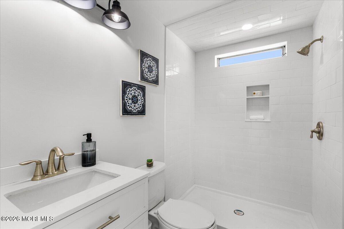 573 Cherin Road Freehold, NJ 07728 - Photo 23 of 28 24-Bathroom