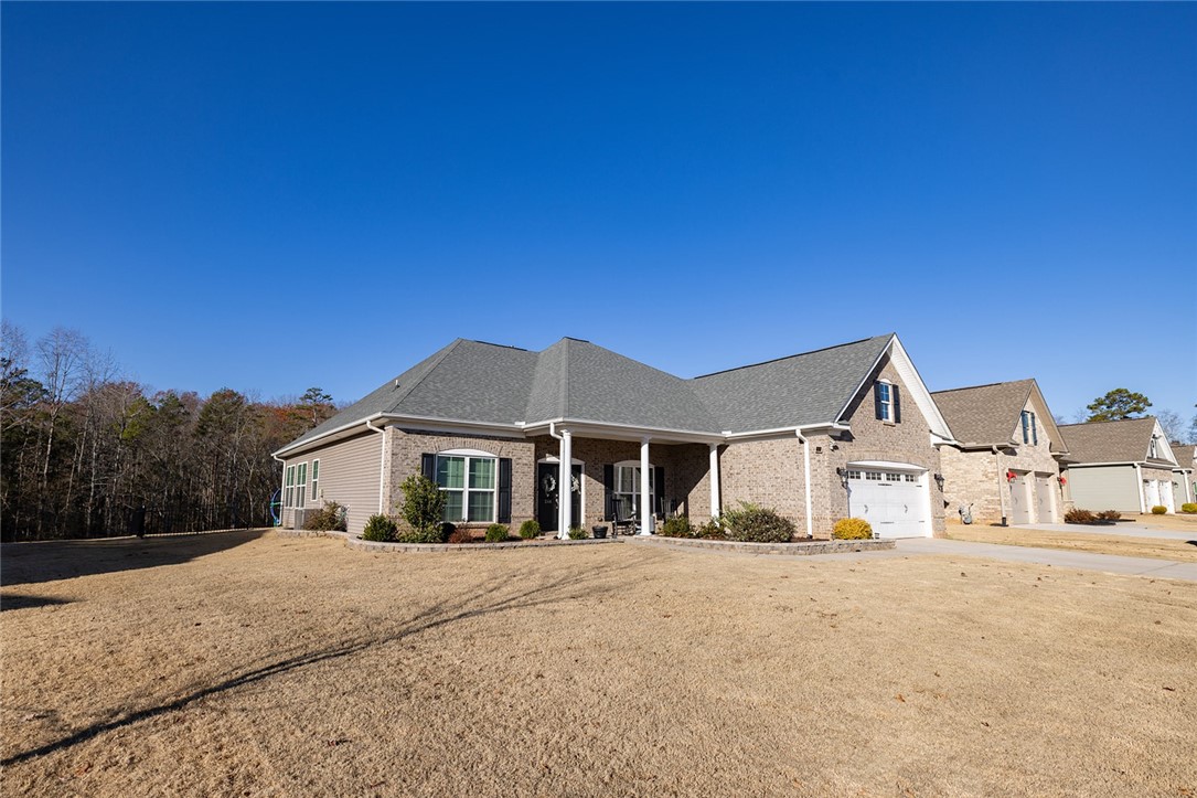 244 Crestgate Way Easley, SC 29642 - Photo 3 of 29