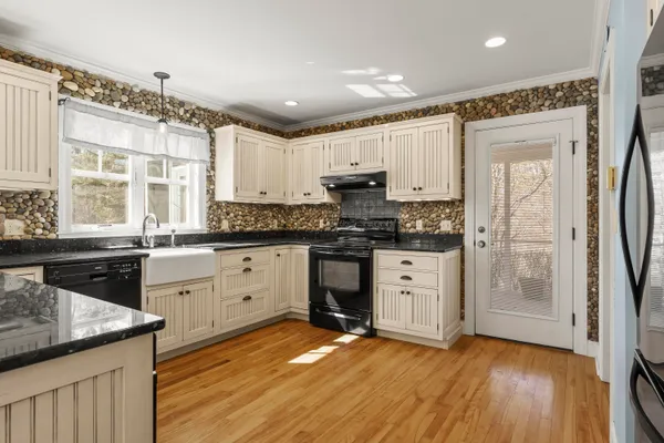 $795,000 | 17 Clam Cove Drive, Rockport, ME 04856