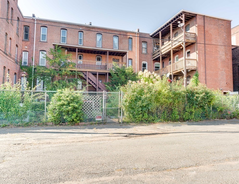 334 Maple Street, Unit 334 Holyoke, MA 01040 - Photo 16 of 16 Gallery Image 16