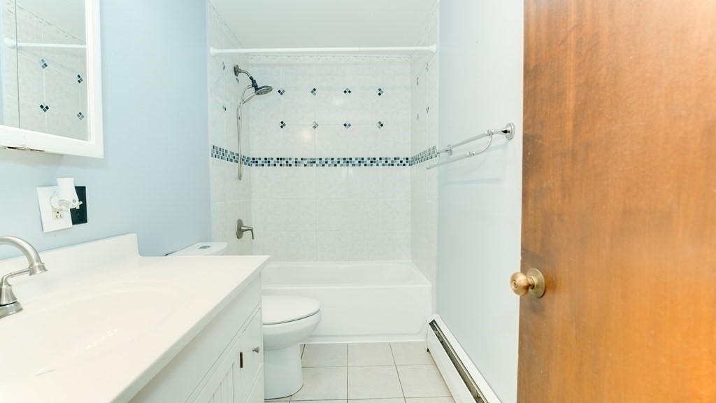 334 Maple Street, Unit 334 Holyoke, MA 01040 - Photo 9 of 16 Gallery Image 9