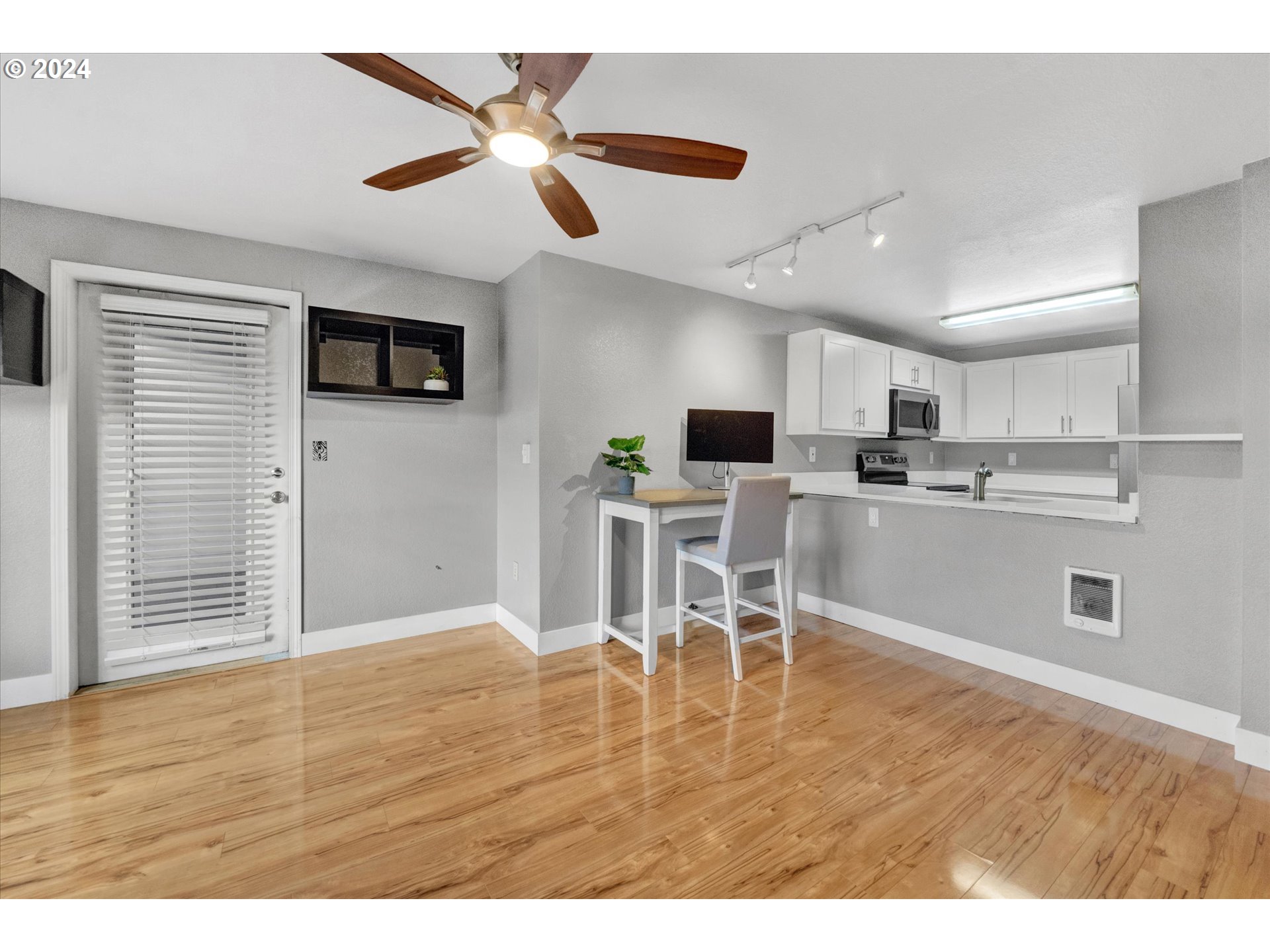 17602 Northwest Springville Road, Unit C3 Portland, OR 97229 - Photo 7 of 29 Gallery Image 7