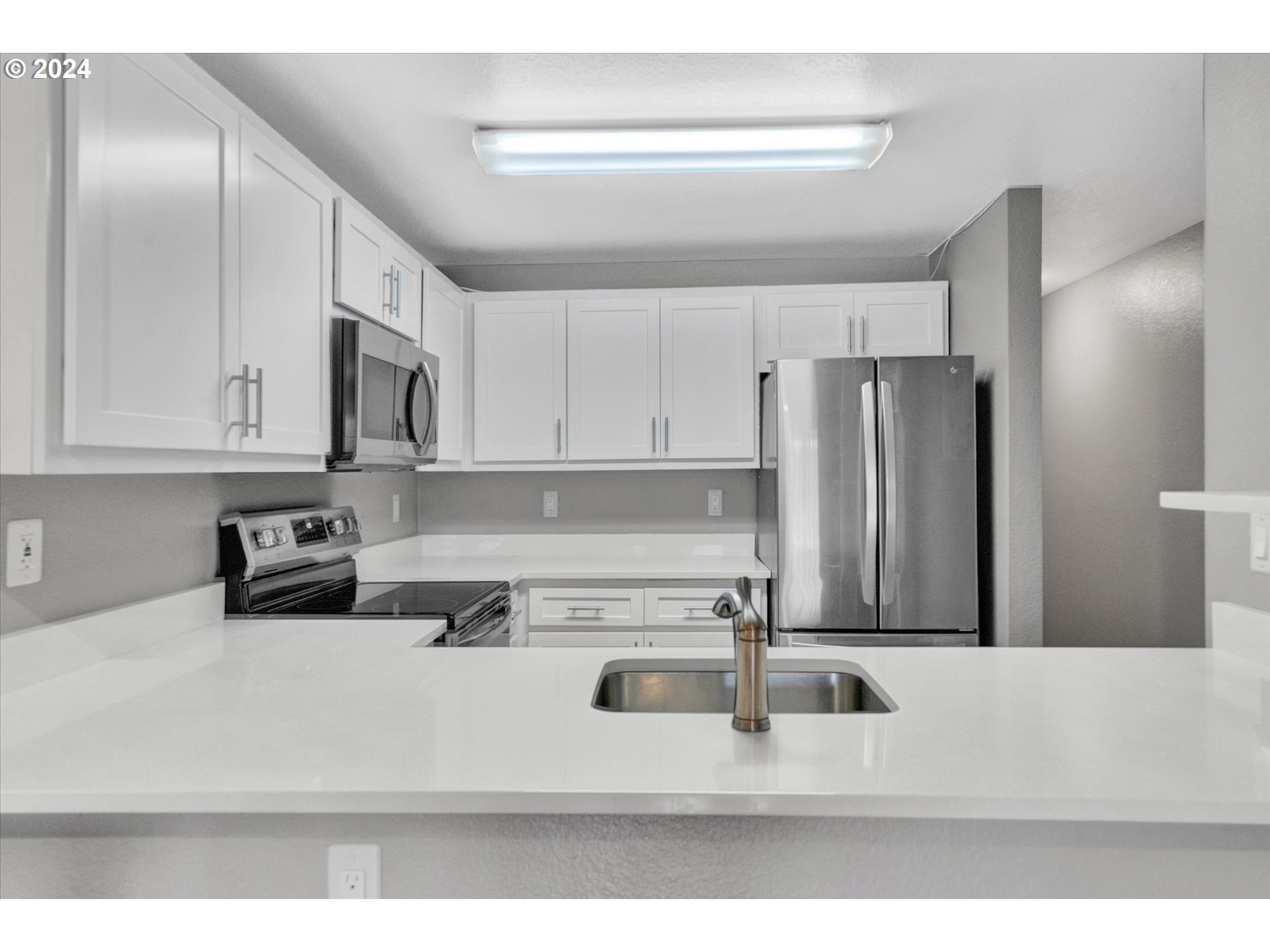 17602 Northwest Springville Road, Unit C3 Portland, OR 97229 - Photo 9 of 29 Gallery Image 9