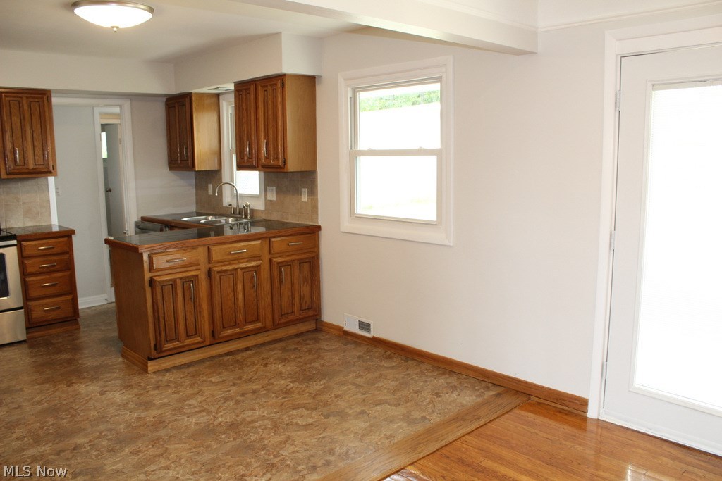 9595 Reichert Road Parma, OH 44130 - Photo 11 of 22