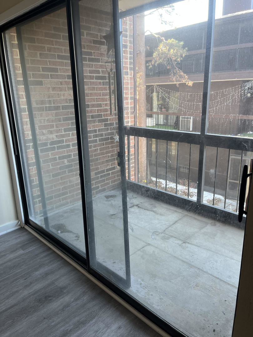 5515 Cromwell Lane, Unit M2 Oak Forest, IL 60452 - Photo 13 of 25 a view of front door