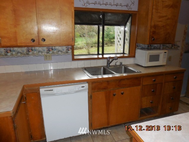 348 Raintree Lane Camano Island, WA 98282 - Photo 7 of 12 Gallery Image 7