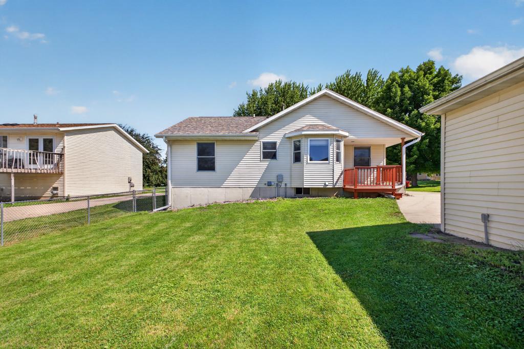 3704 Strathmore Lane Southeast Rochester, MN 55904 - Photo 7 of 37