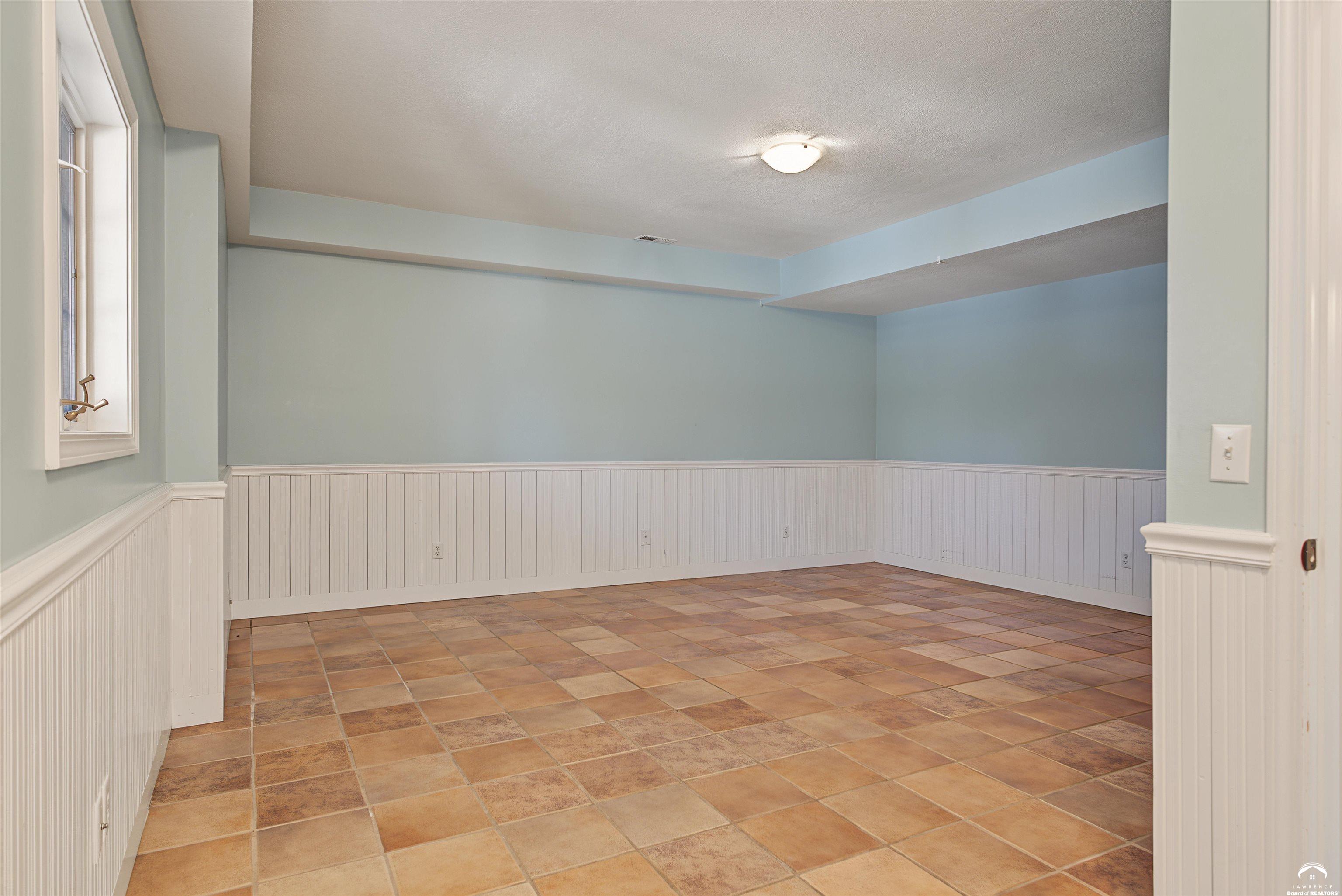 1071 East 1400th Road Lawrence, KS 66046 - Photo 43 of 64 Gallery Image 43