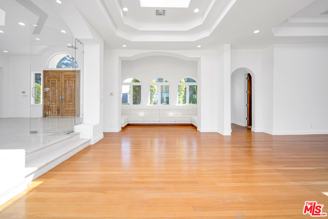 1939 Stradella Road Los Angeles, CA 90077 - Photo 12 of 49