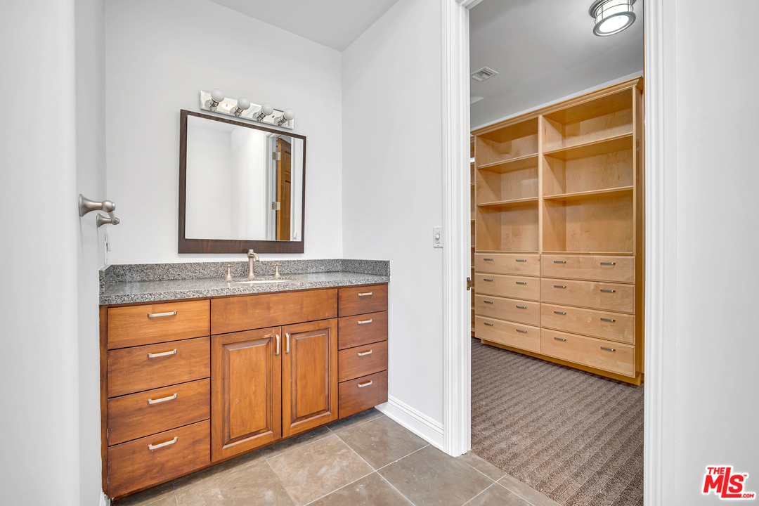 1939 Stradella Road Los Angeles, CA 90077 - Photo 28 of 49