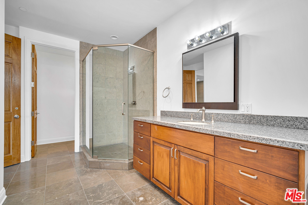 1939 Stradella Road Los Angeles, CA 90077 - Photo 30 of 49