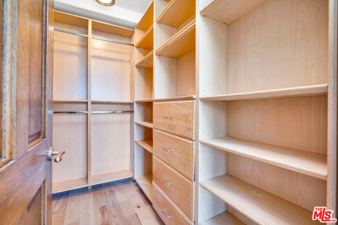 1939 Stradella Road Los Angeles, CA 90077 - Photo 33 of 49