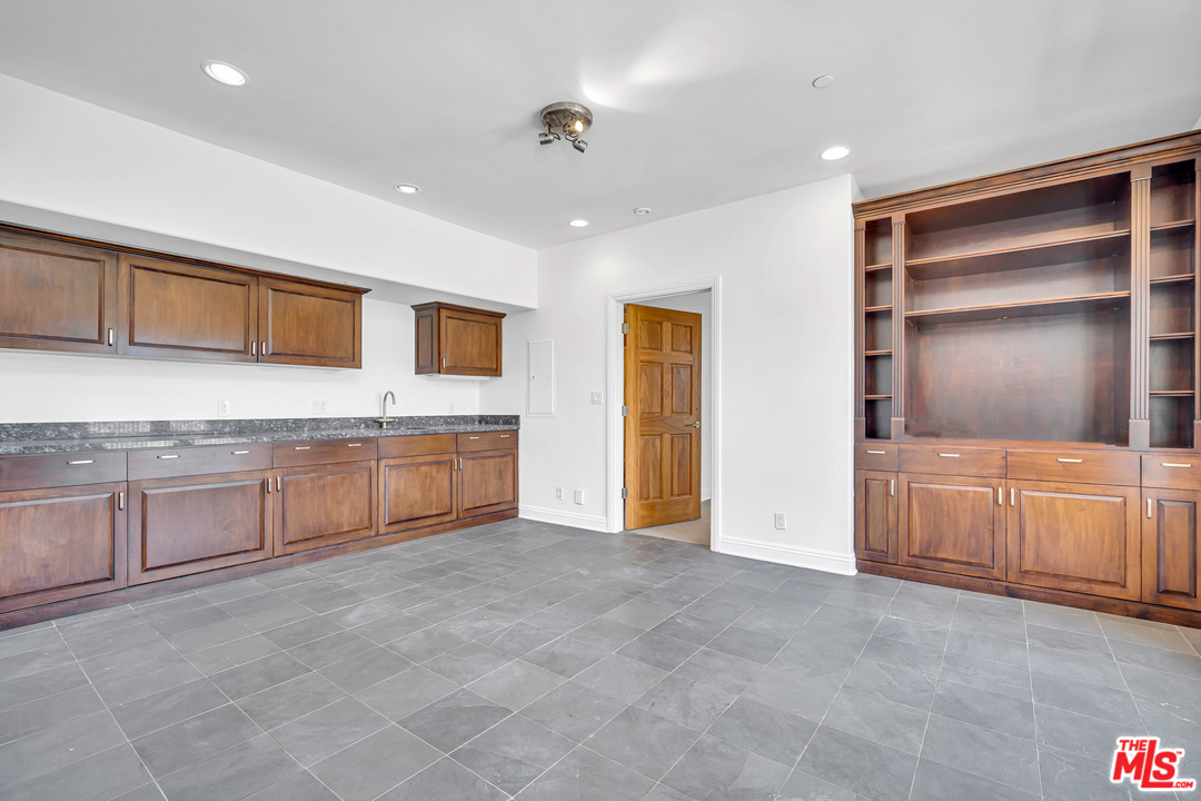 1939 Stradella Road Los Angeles, CA 90077 - Photo 39 of 49