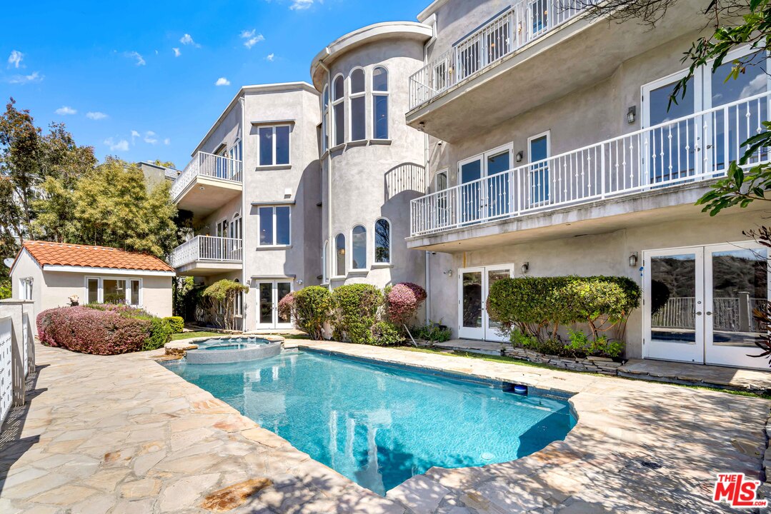 1939 Stradella Road Los Angeles, CA 90077 - Photo 45 of 49