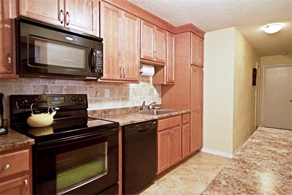 176 Swanson Road, Unit 304 Boxborough, MA 01719 - Photo 4 of 15