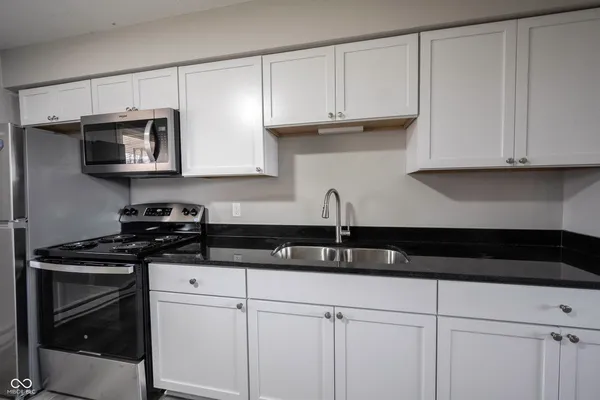 $1,099 | 570 Highway 52, Unit 2B, Fountaintown, IN 46130