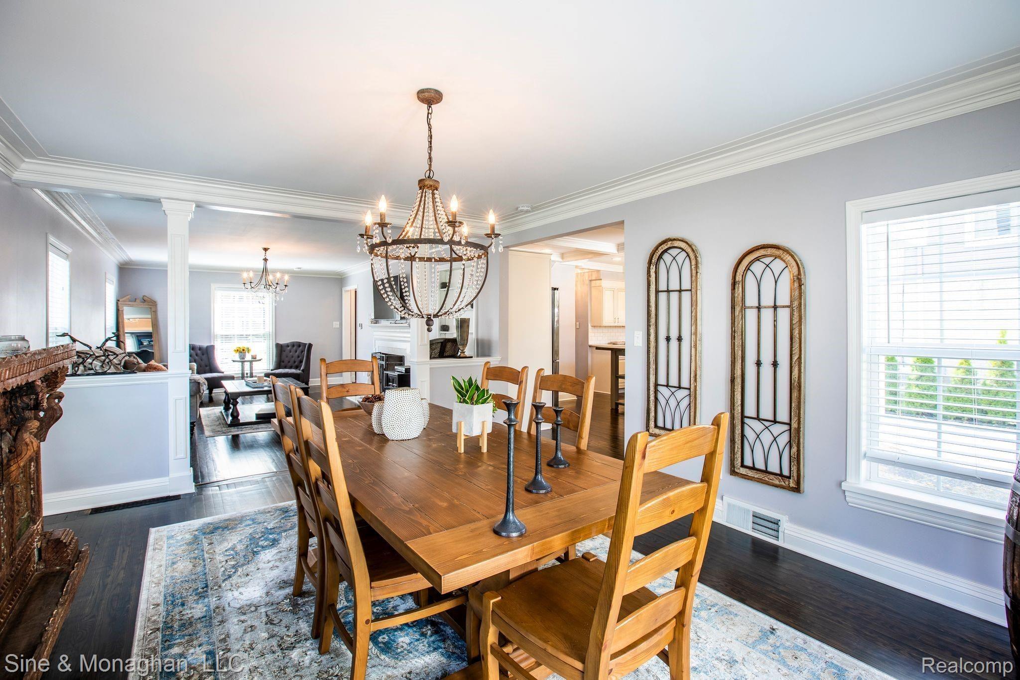 1082 Roslyn Road Grosse Pointe, MI 48236 - Photo 11 of 34 1082 Roslyn Rd-11.jpg
