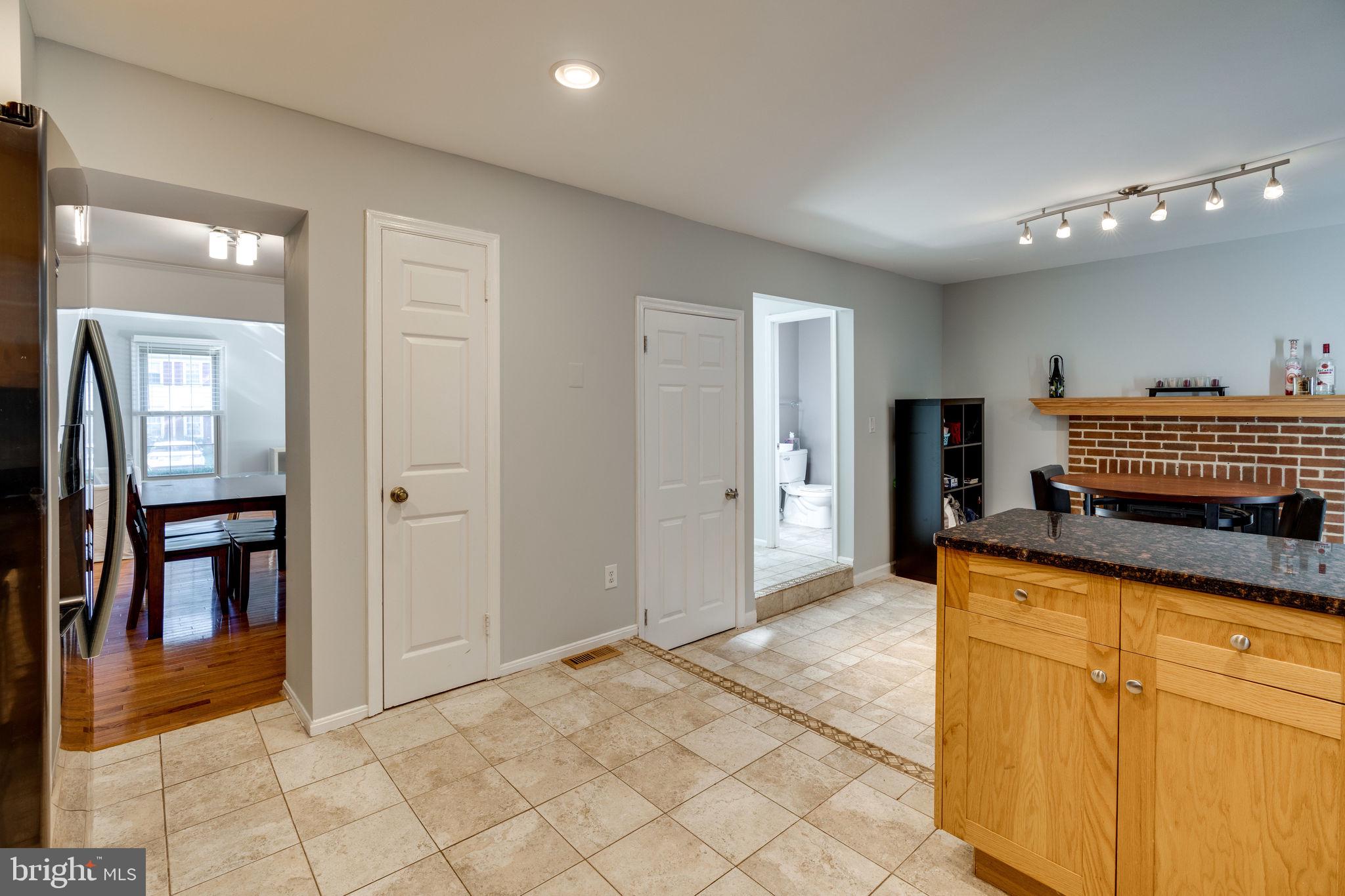 7909 Treeside Court Springfield, VA 22152 - Photo 11 of 35 Kitchen