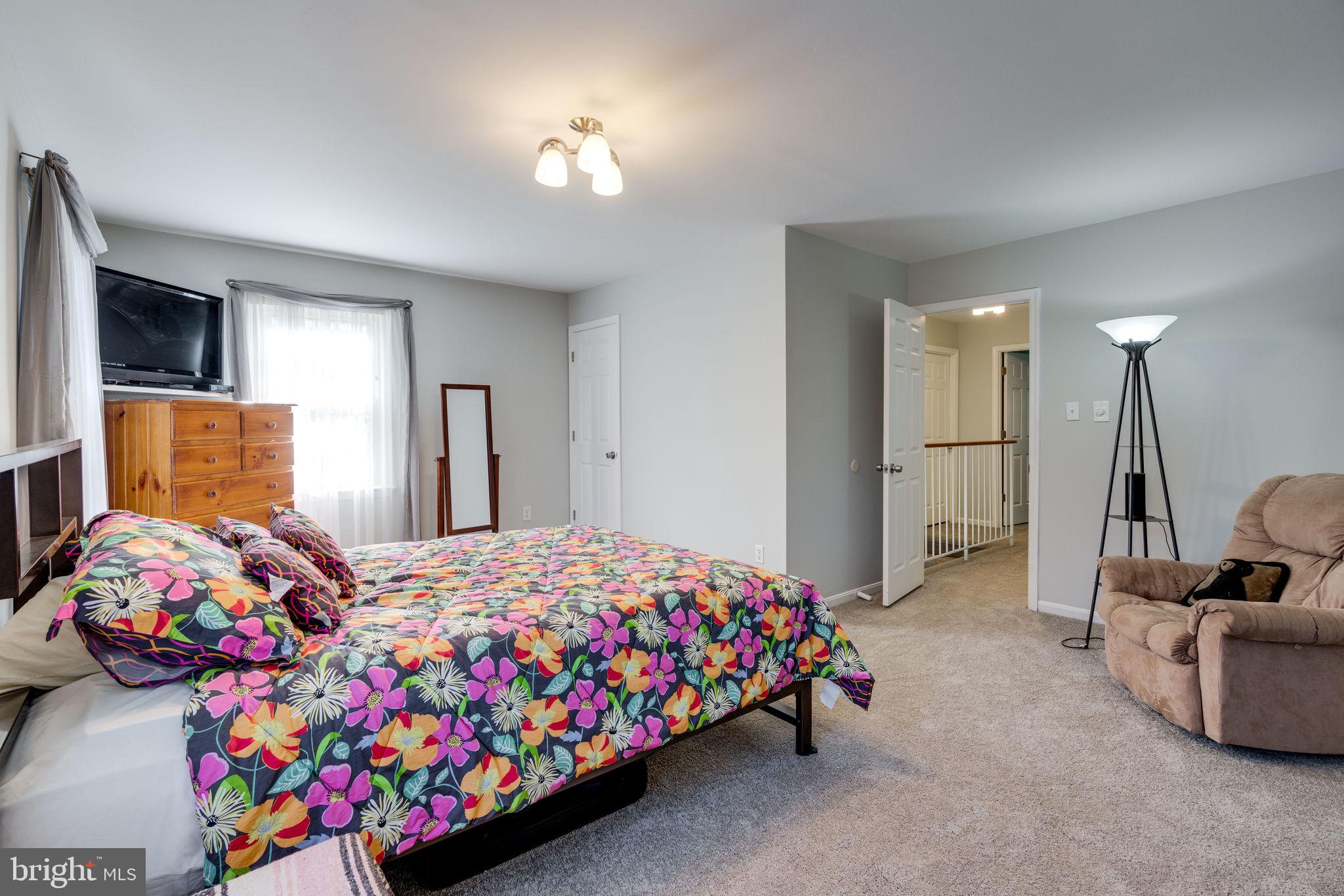 7909 Treeside Court Springfield, VA 22152 - Photo 17 of 35 Primary bedroom