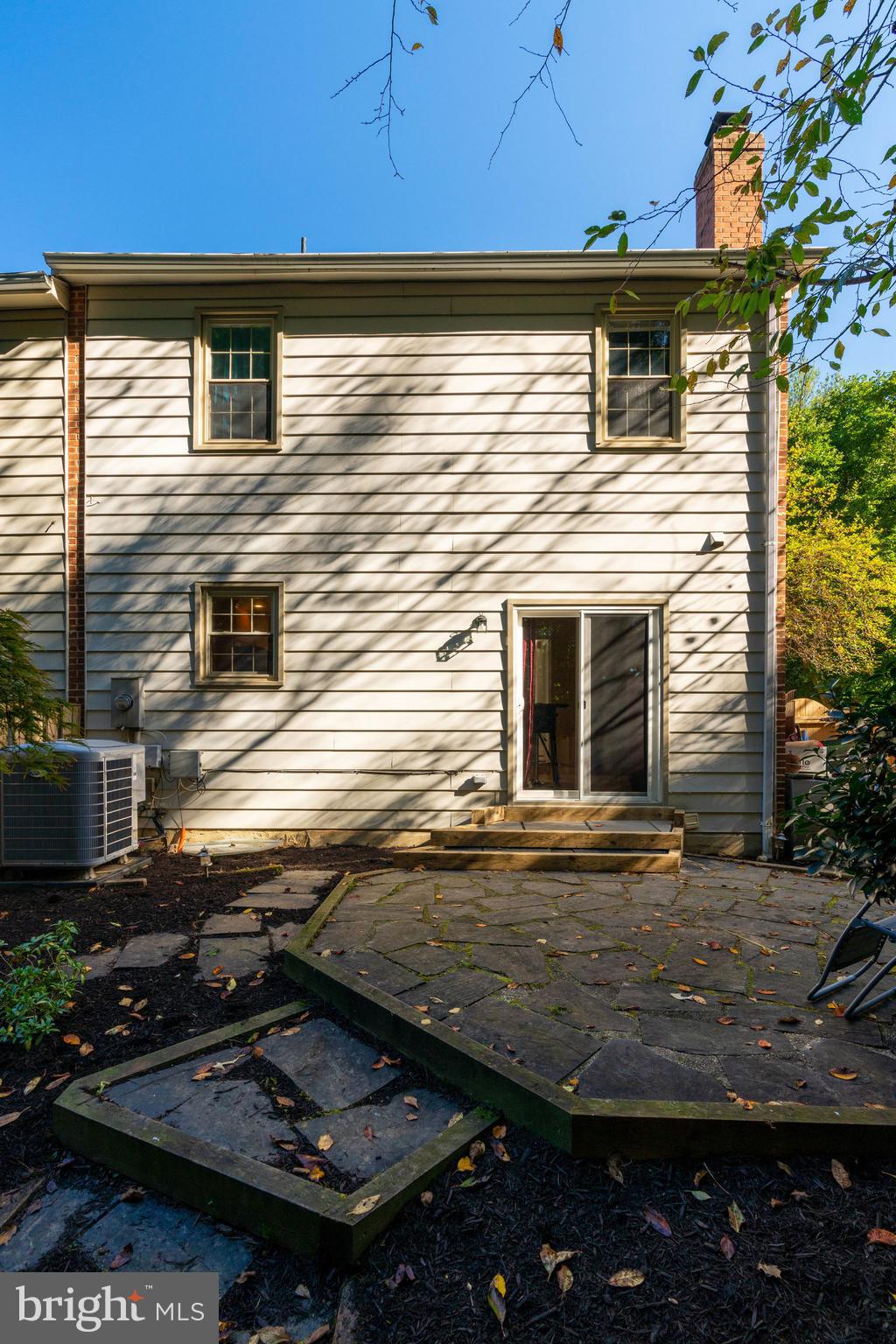 7909 Treeside Court Springfield, VA 22152 - Photo 32 of 35 Back exterior