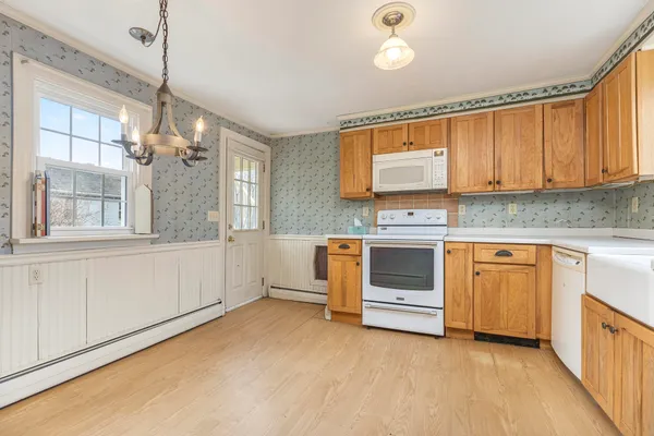 $450,000 | 20 Depot Road, Falmouth, ME 04105