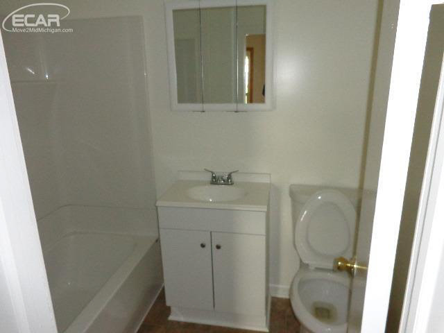 8987 Henderson Road New Lothrop, MI 48460 - Photo 20 of 20 21233079-19.JPG
