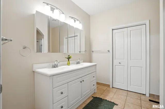 $269,999 | 1013 2nd St Court, Moline, IL 61265